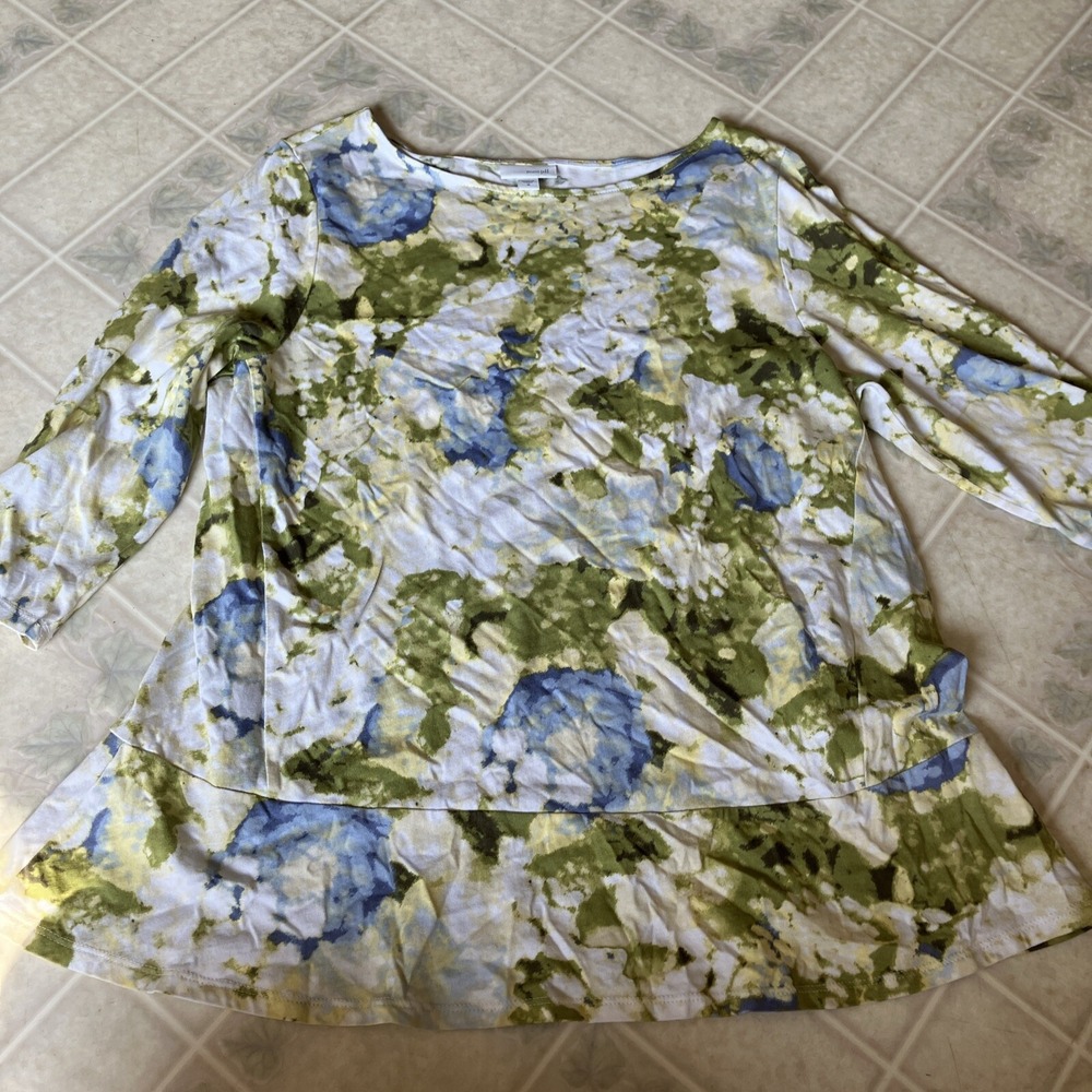 J. Jill Med Boat neck Green Floral Tunic 3/4 Sleeve Soft Jersey Knit Ruffle hem